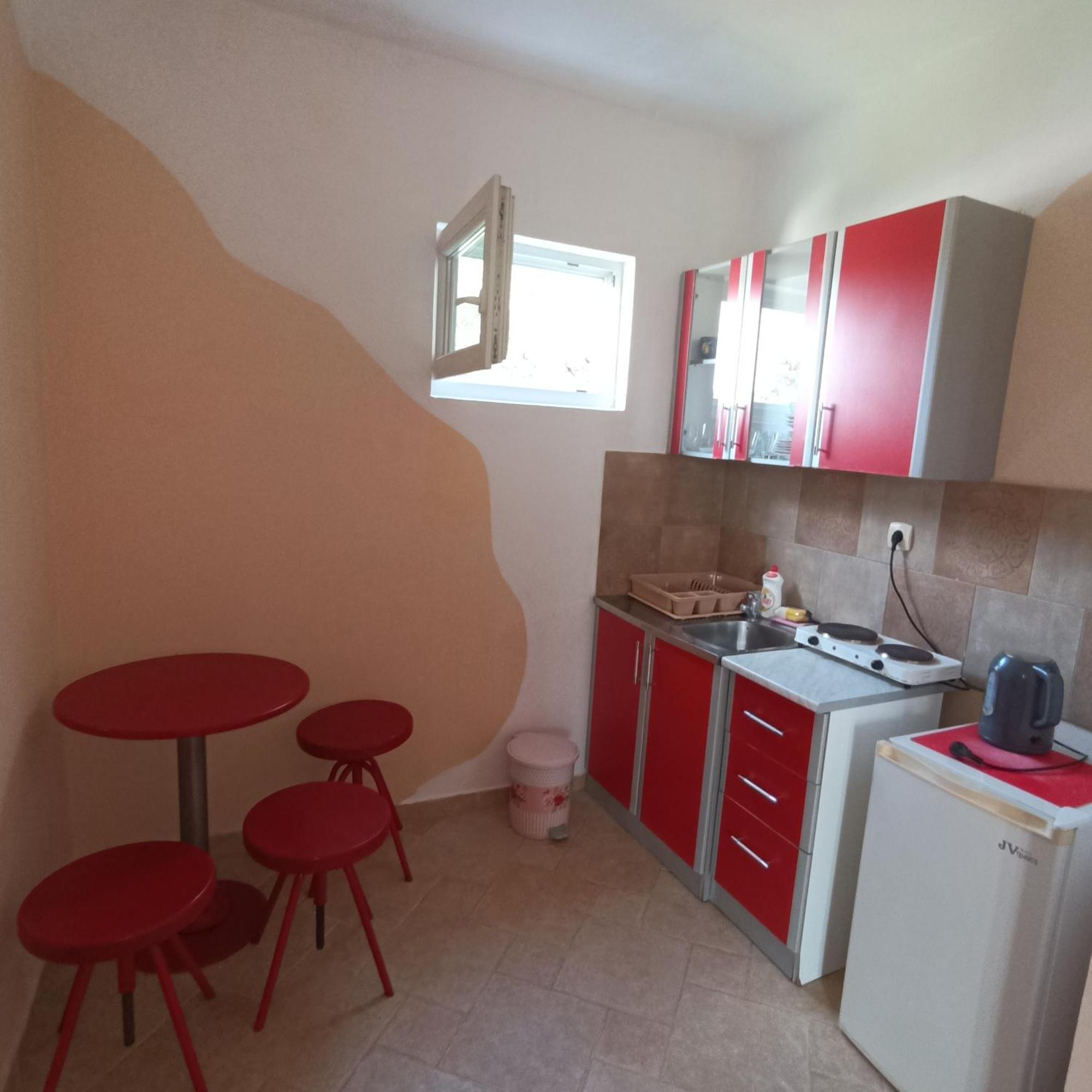 Apartments Villa Mond * Sutomore