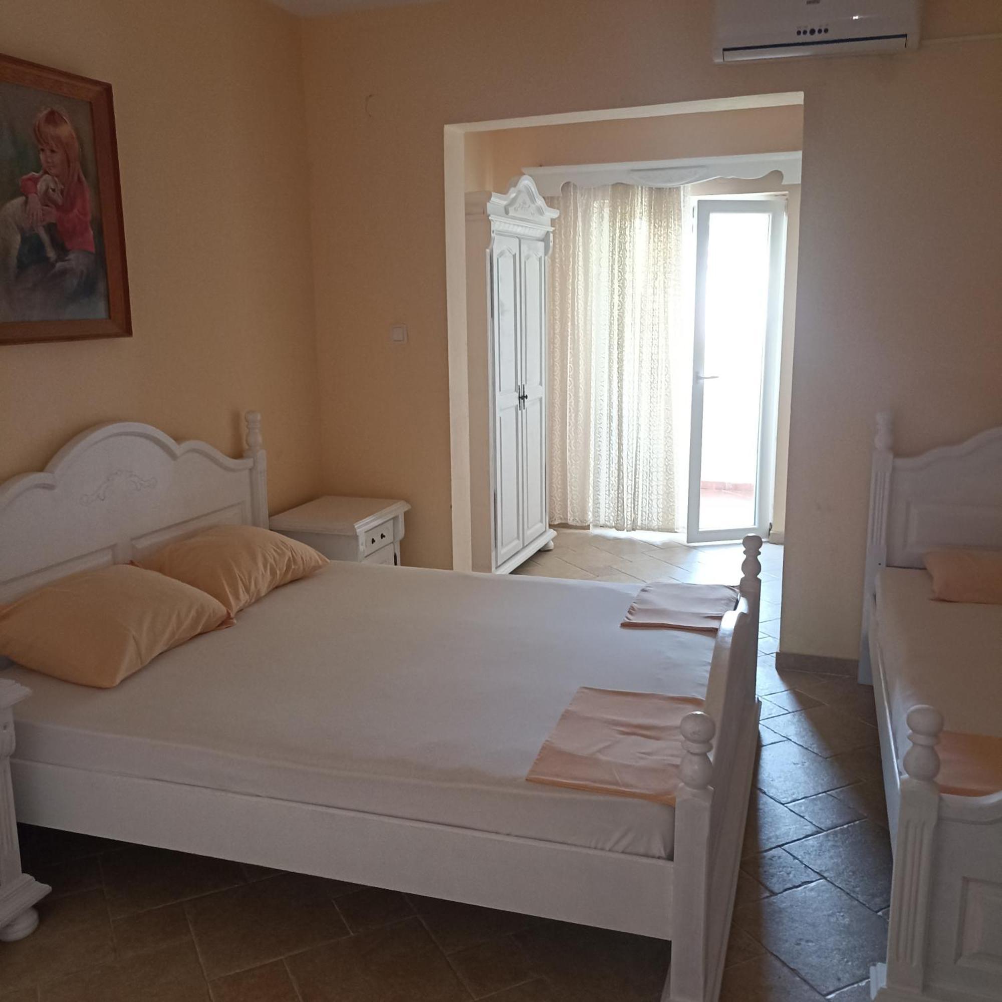 Apartments Villa Mond Sutomore